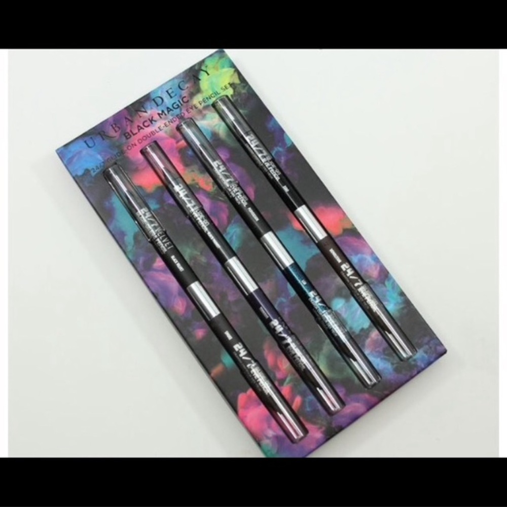 URBAN DECAY BLACK MAGIC 24/7 GLIDE